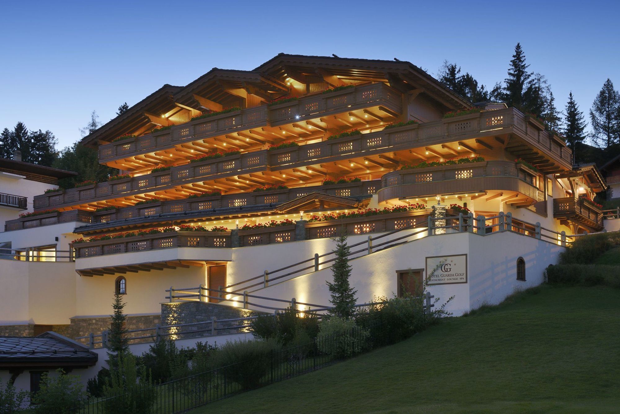 Guarda Golf Hotel & Residences Crans-Montana Exterior photo